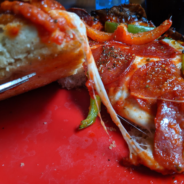 Pequod's Pizza thumb 5